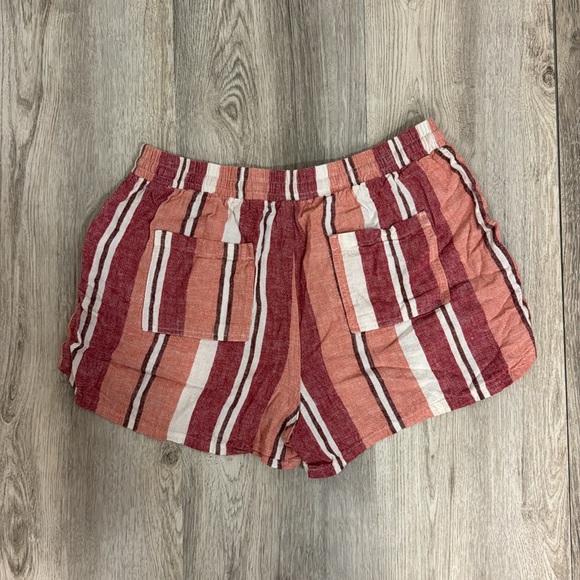 Universal thread women’s medium shorts - Picture 3 of 3